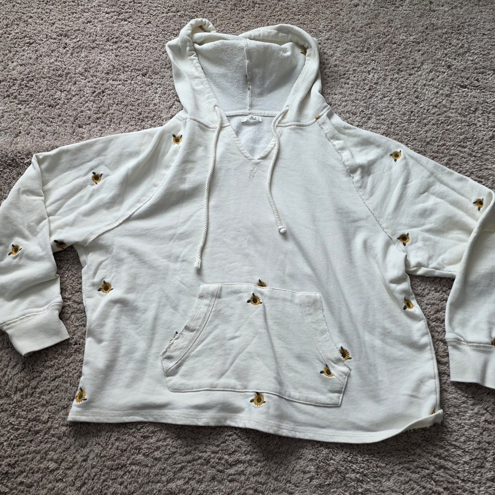 Cozy White Hoodie with Embroidered Accents
